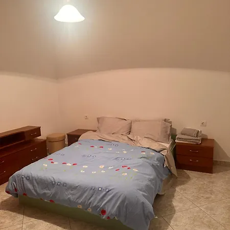 דירה Dryrivers House